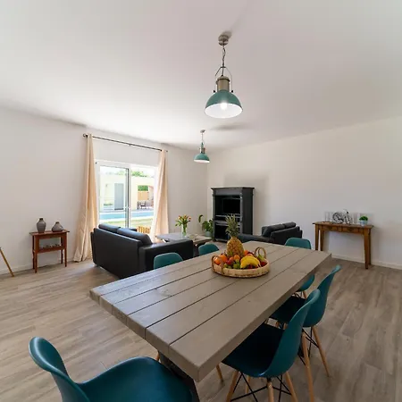 Rural In Netos-almagreira With Shared Pool