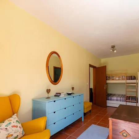 Vakantiehuis Rural In Netos-almagreira With Shared Pool