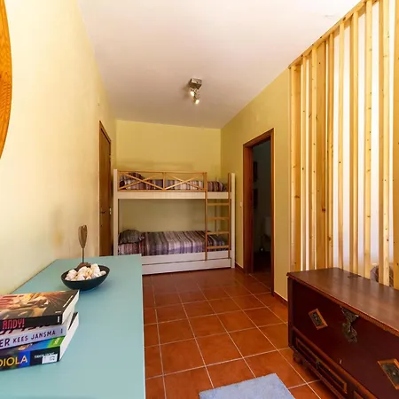Rural In Netos-almagreira With Shared Pool * Lagares (Leiria)