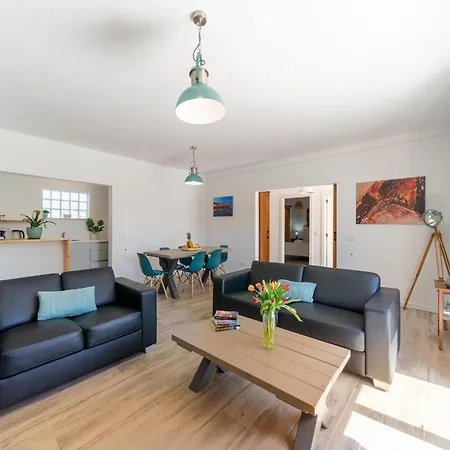 Rural In Netos-almagreira With Shared Pool Vakantiehuis