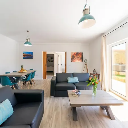 Rural In Netos-almagreira With Shared Pool Vakantiehuis *
