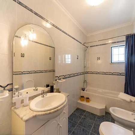 Rural In Netos-almagreira With Shared Pool