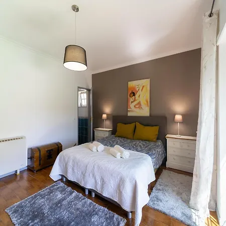 Rural In Netos-almagreira With Shared Pool * Lagares (Leiria)