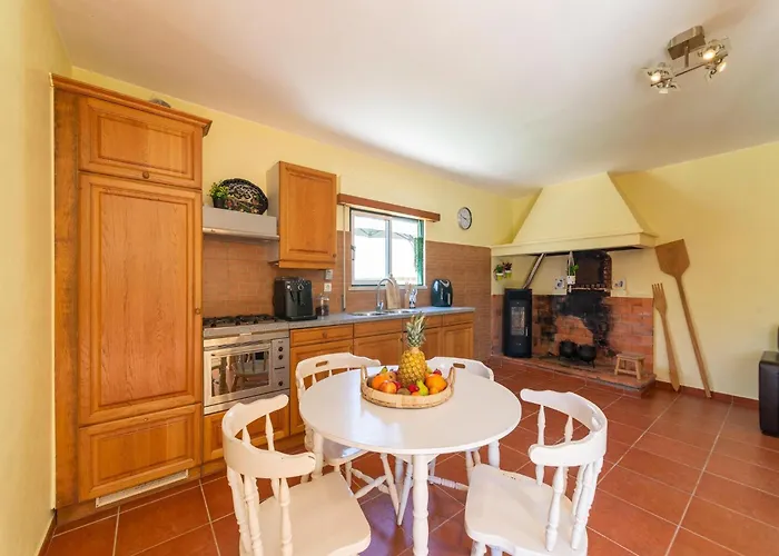 Rural In Netos-almagreira With Shared Pool Tatil Evi *