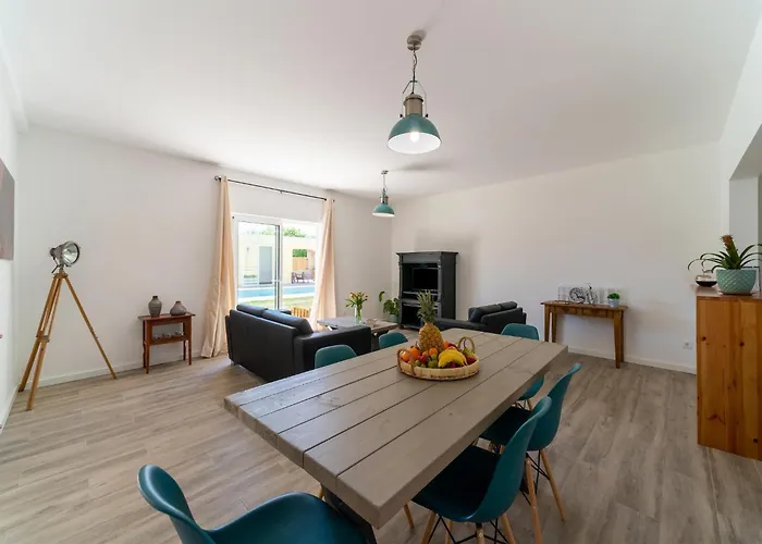 Rural In Netos-almagreira With Shared Pool