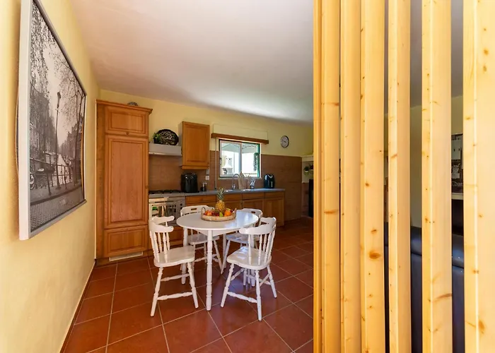 Rural In Netos-almagreira With Shared Pool Semesterbostad *
