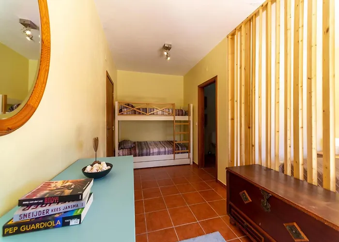 Rural In Netos-almagreira With Shared Pool * Lagares (Leiria)