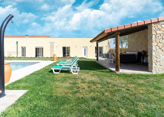 Tatil Evi Rural In Netos-almagreira With Shared Pool Lagares (Leiria)