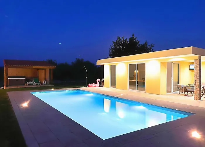 Semesterbostad Rural In Netos-almagreira With Shared Pool *