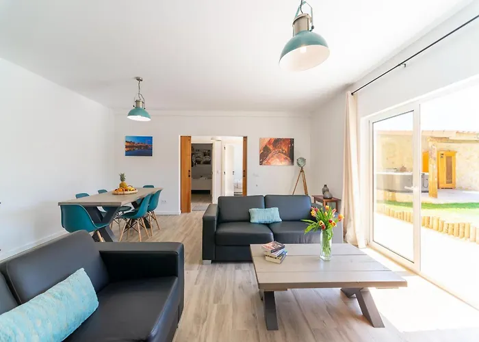 Rural In Netos-almagreira With Shared Pool Semesterbostad *