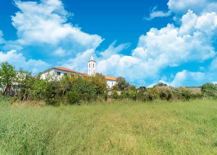 Rural In Netos-almagreira With Shared Pool Tatil Evi