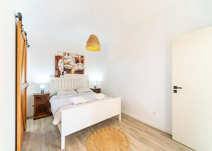 Rural In Netos-almagreira With Shared Pool