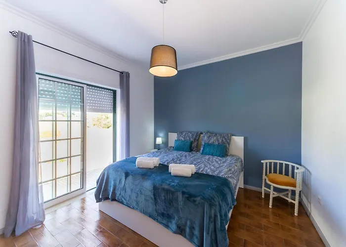 Rural In Netos-almagreira With Shared Pool Semesterbostad