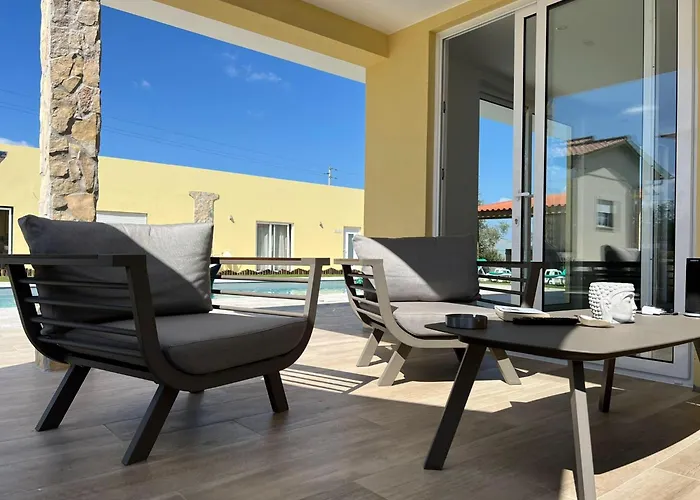 Rural In Netos-almagreira With Shared Pool *