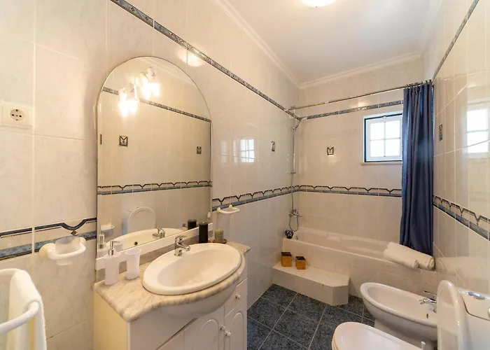 Rural In Netos-almagreira With Shared Pool