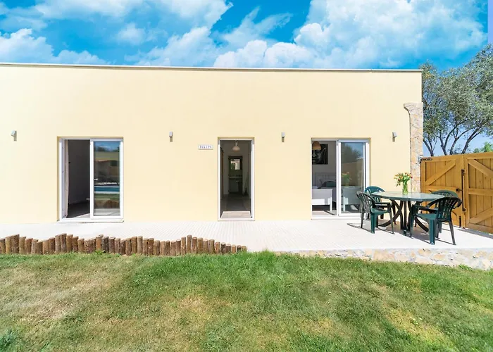 Rural In Netos-almagreira With Shared Pool *