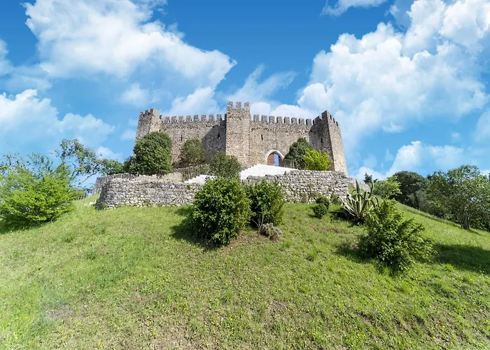 Rural In Netos-almagreira With Shared Pool *