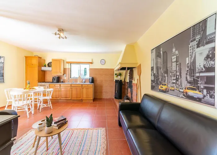 Semesterbostad Rural In Netos-almagreira With Shared Pool